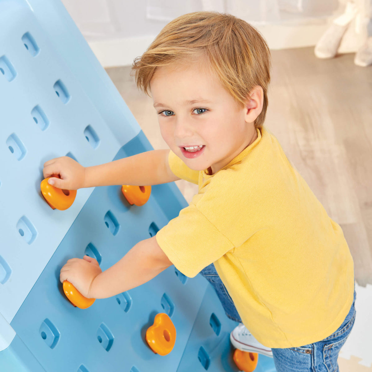 Playful Campin & Climb Wall