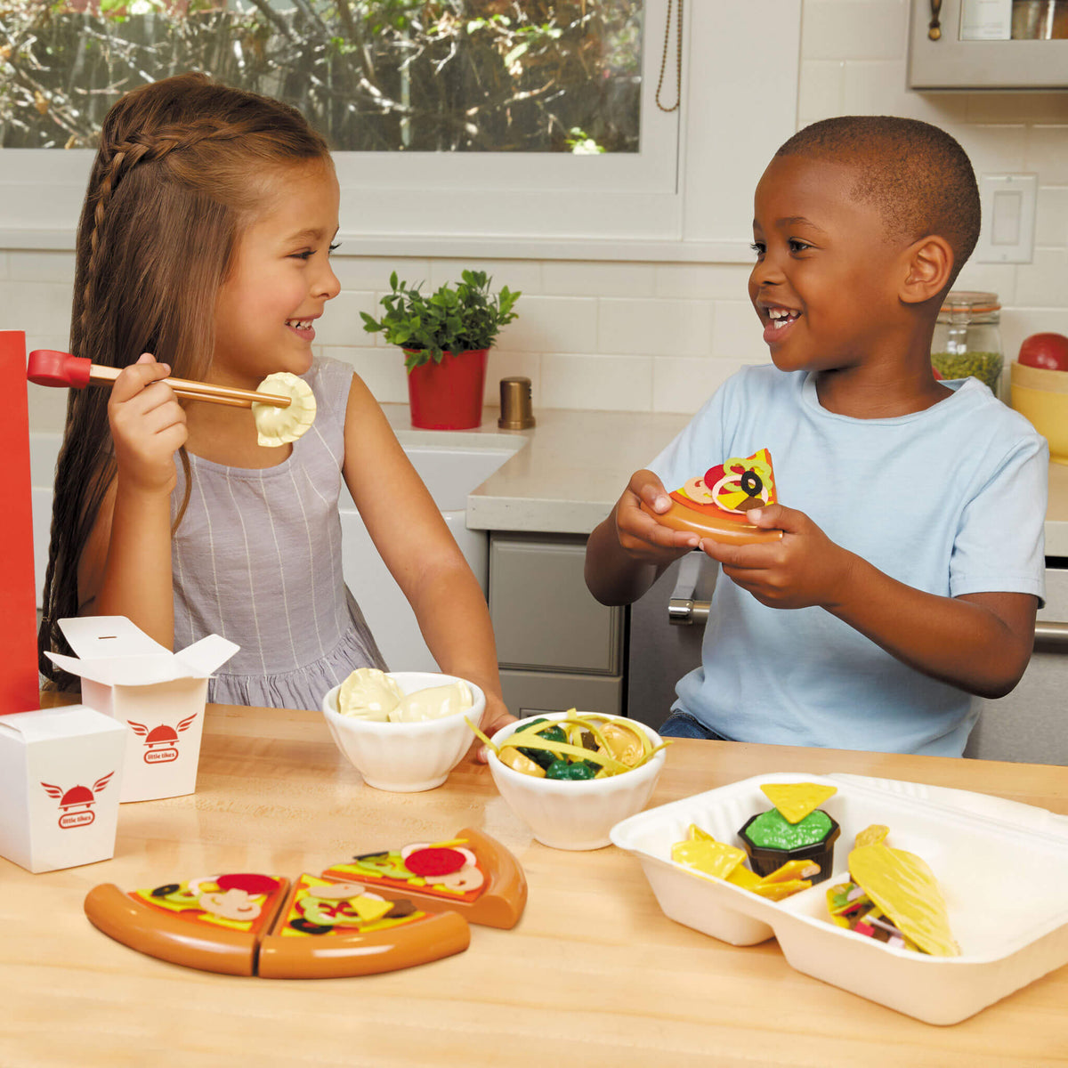 Playful First Food Delivery Set