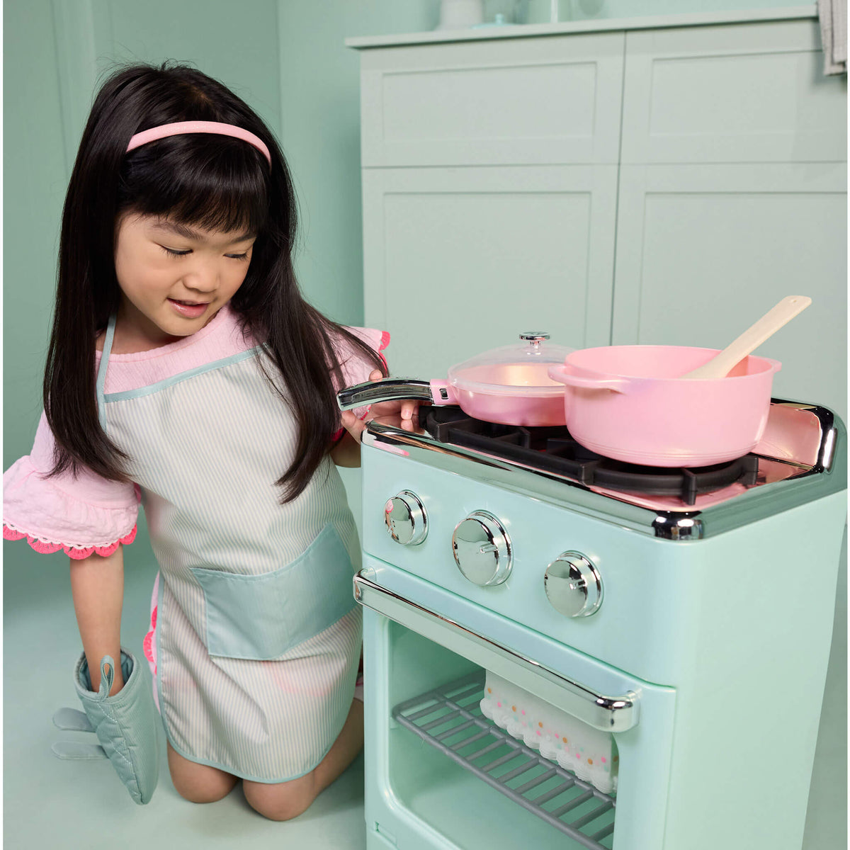 Playful Sweet Spaces Apron & Oven Mitt Set