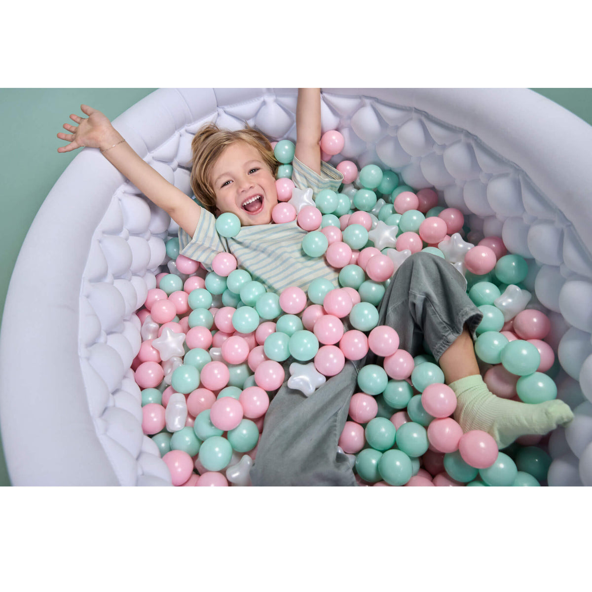 Playful Sweet Spaces Inflatable Ball Pit w 250 Balls