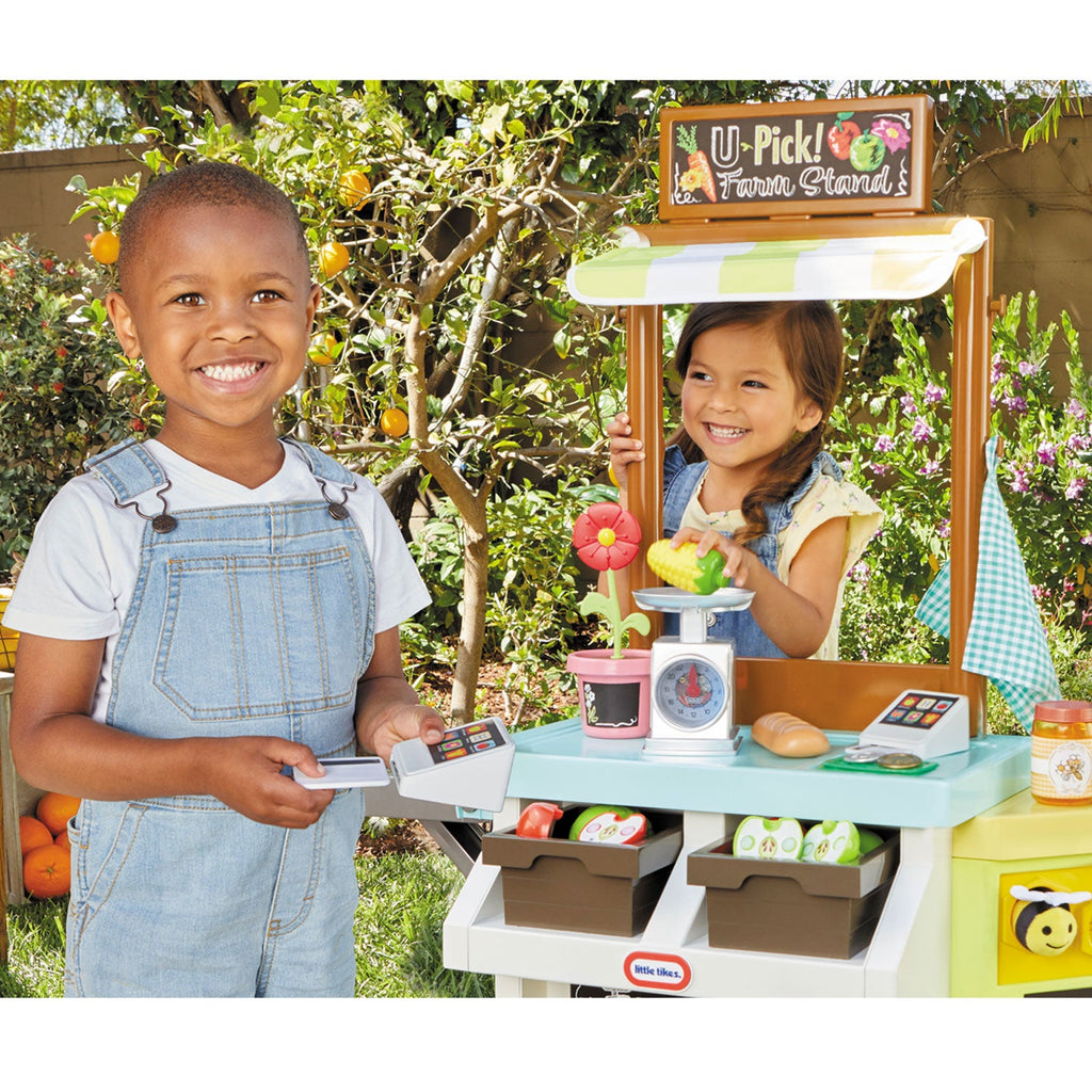 Playful 3-in-1 Garden to Table Market