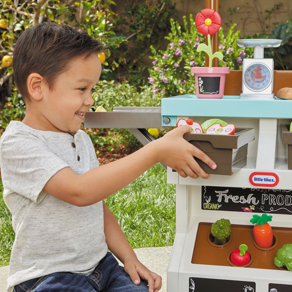 Playful 3-in-1 Garden to Table Market